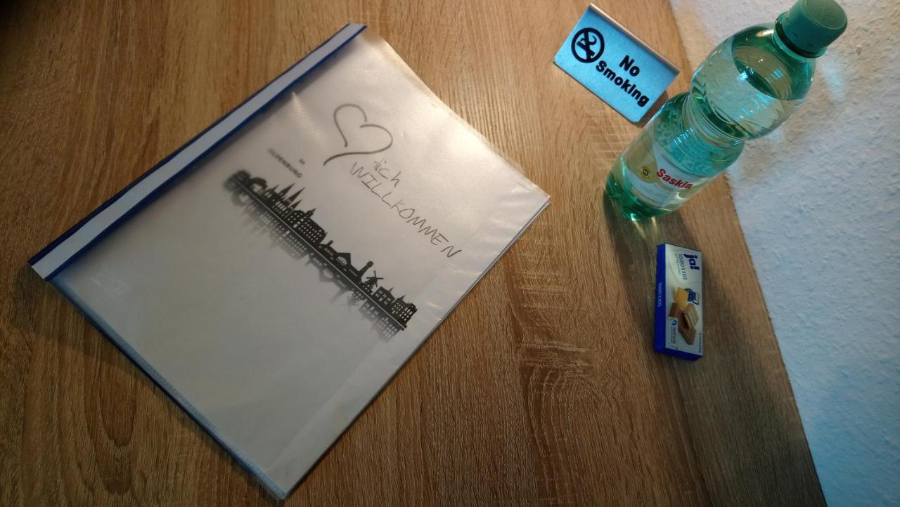Privates Einzelzimmer Bei Der Weser-Ems-Halle أولدنبورغ المظهر الخارجي الصورة